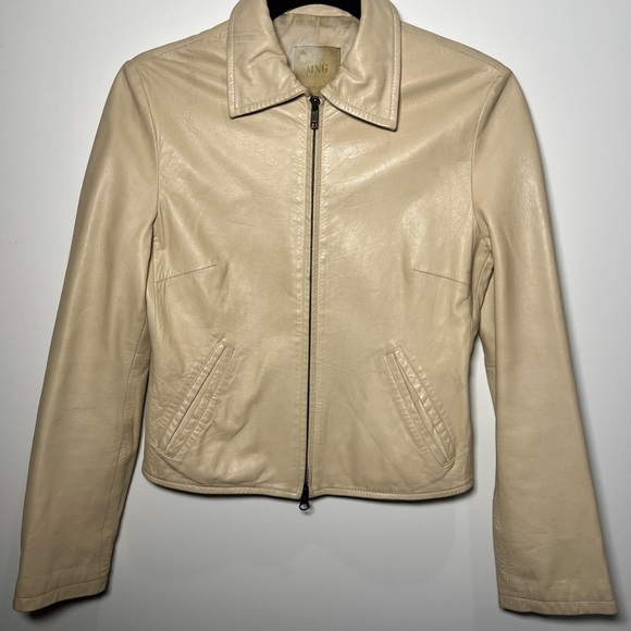 MNG. Size Small
Beige genuine 100% leather jacket 
Double front zipper closure - Picture 2 of 12